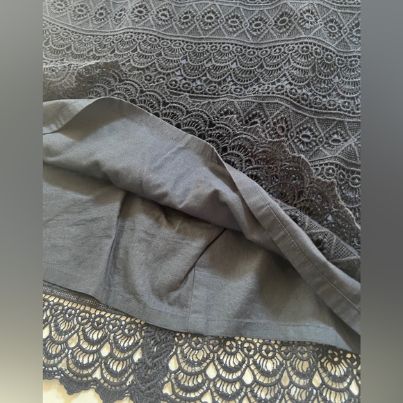 Ann Taylor Loft Lace Crochet Eyelet Pencil Skirt in Navy Blue Size 8 - Picture 8 of 8